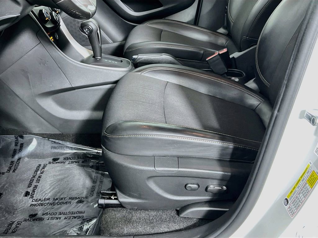 Used 2022 Chevrolet Trax LT w/ Driver Confidence Package AWD/4WD image 18