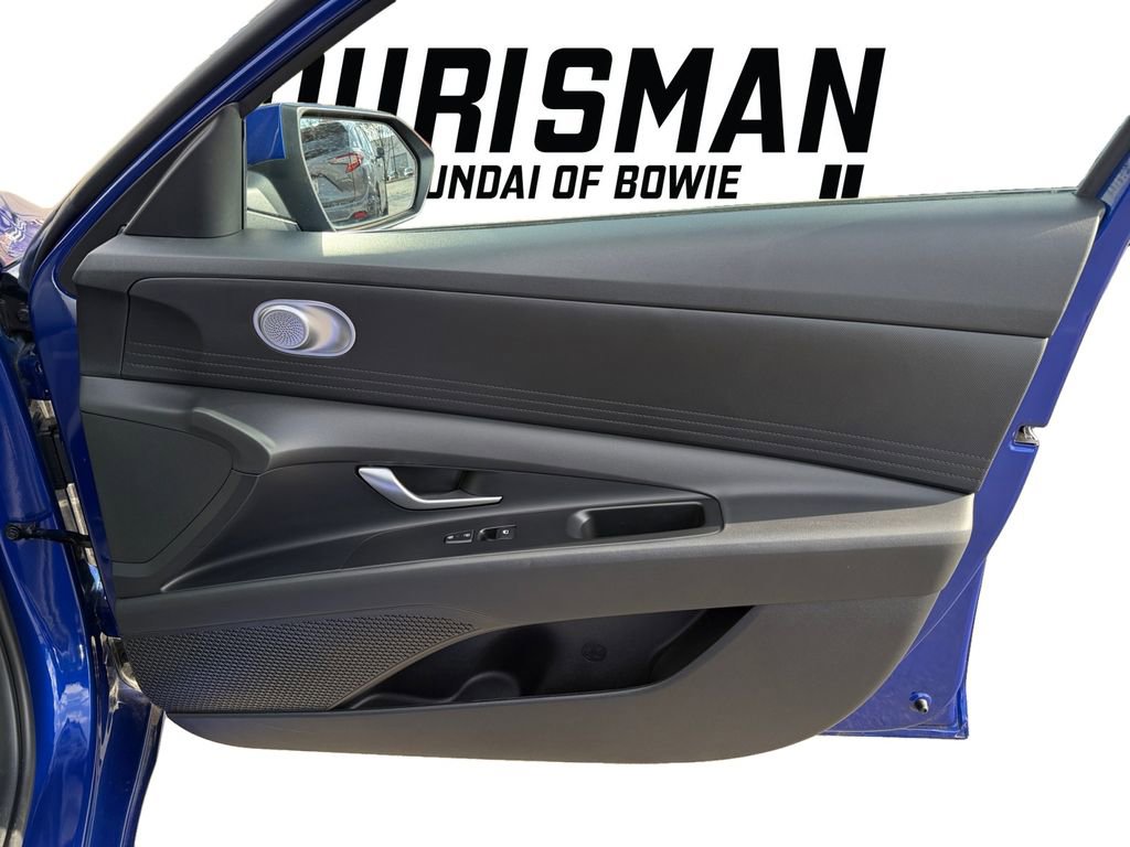 Certified 2023 Hyundai Elantra SEL w/ Preferred Accessory Package image 17