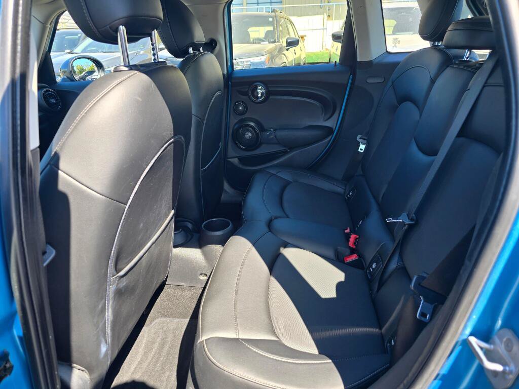 Used 2015 MINI Cooper 4-Door Hardtop FWD image 16