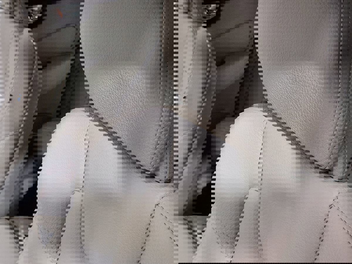 Used 2023 Volvo XC60 T8 Plus w/ Protection Package Premier image 34