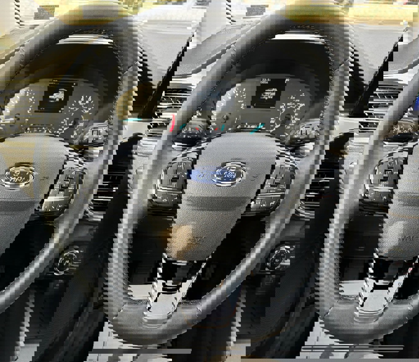 Used 2022 Ford Escape SE w/ Cold Weather Package image 11