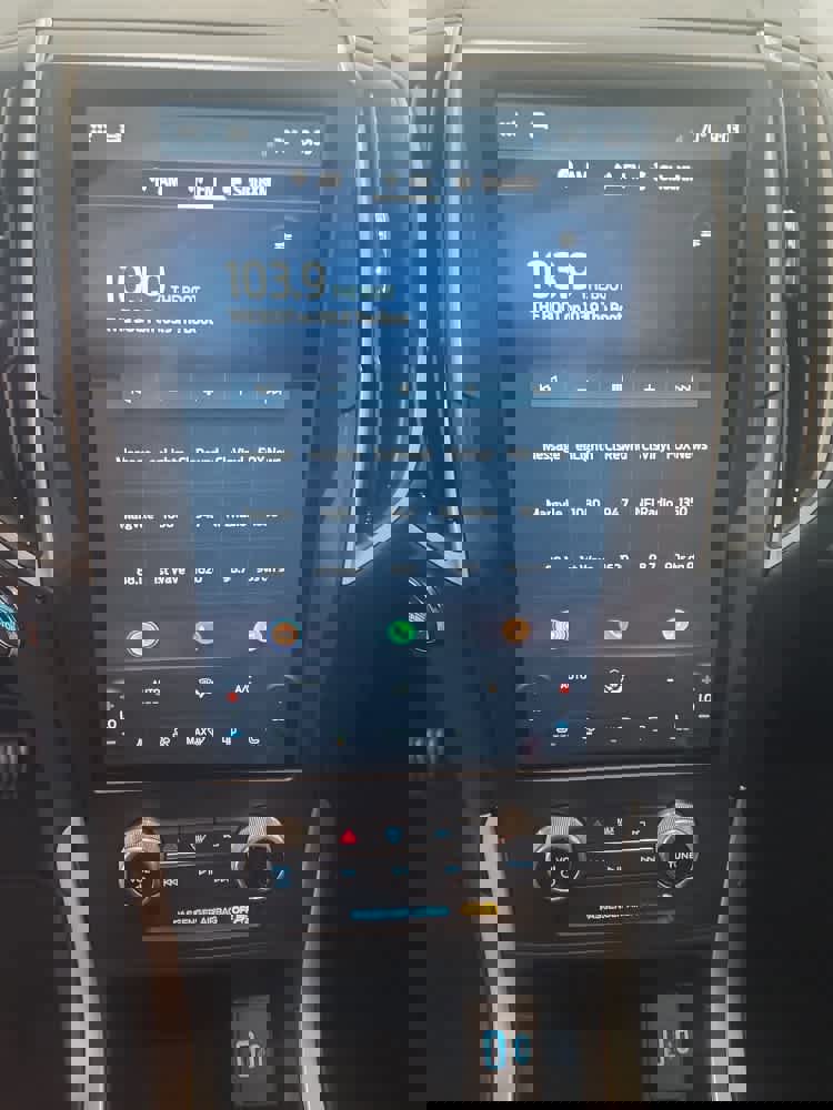 Used 2024 Ford Edge SEL w/ Sport Appearance Package image 17