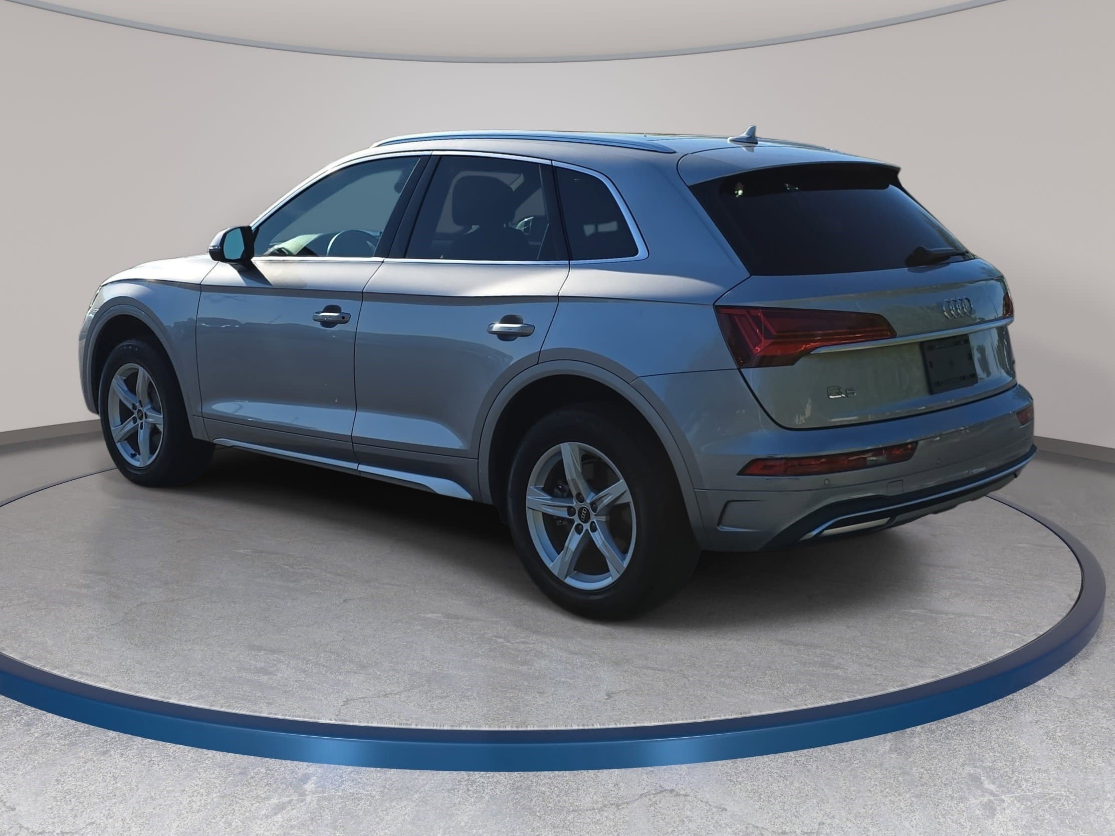 Used 2023 Audi Q5 2.0T Premium w/ Convenience Package image 7