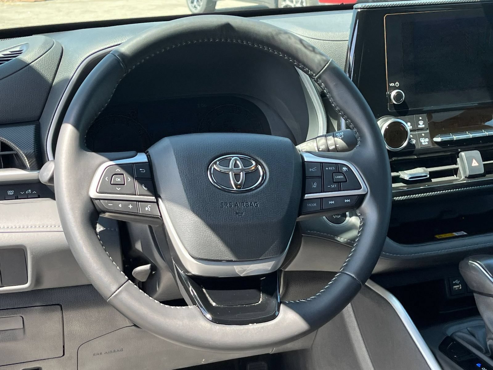 Used 2025 Toyota Highlander XSE AWD/4WD image 29