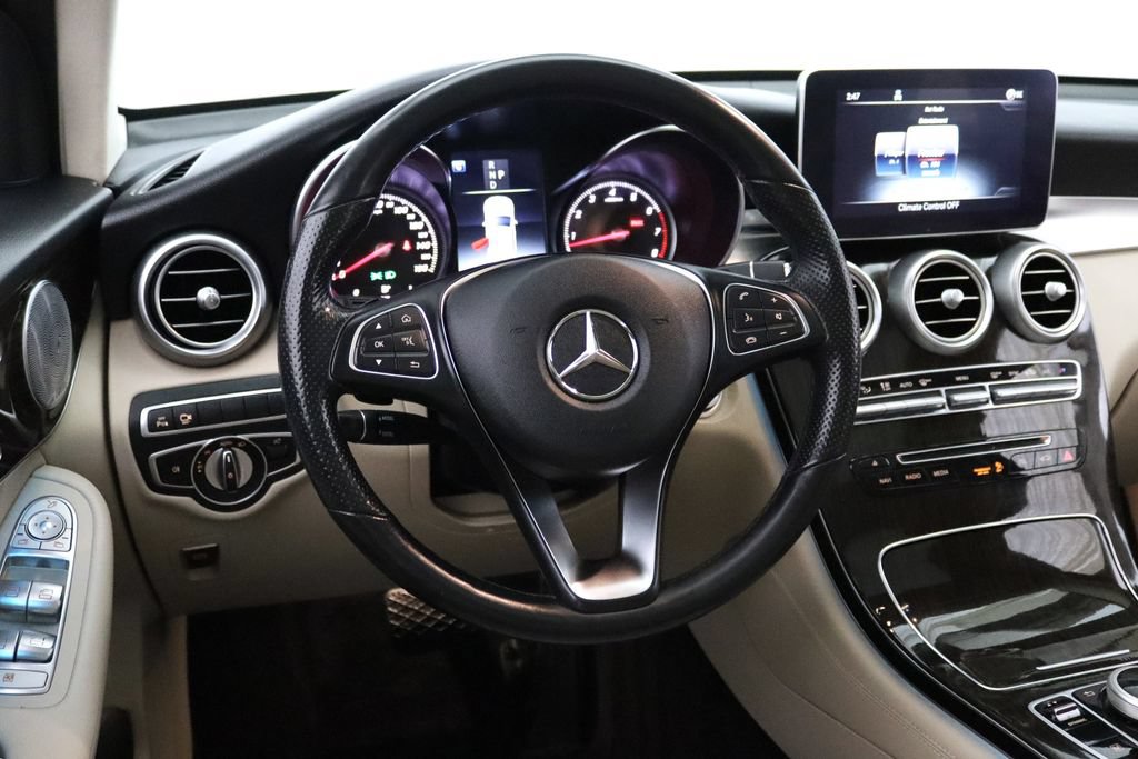 Used 2019 Mercedes-Benz GLC 300 4MATIC image 17