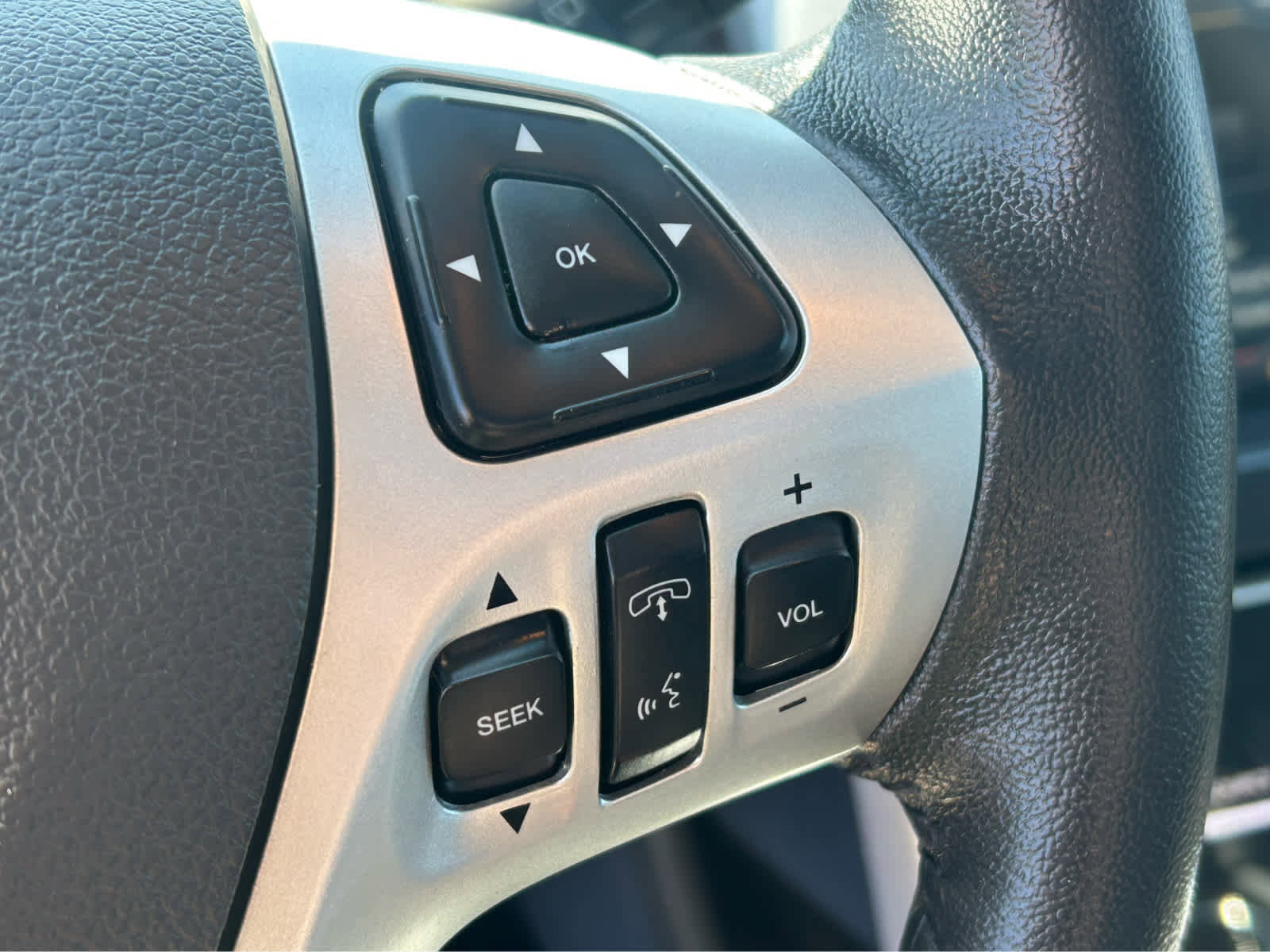 Used 2014 Ford Edge Limited w/ Equipment Group 301A FWD image 24