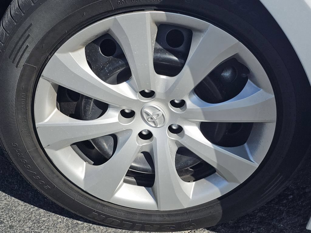 Used 2024 Toyota Corolla LE FWD image 16