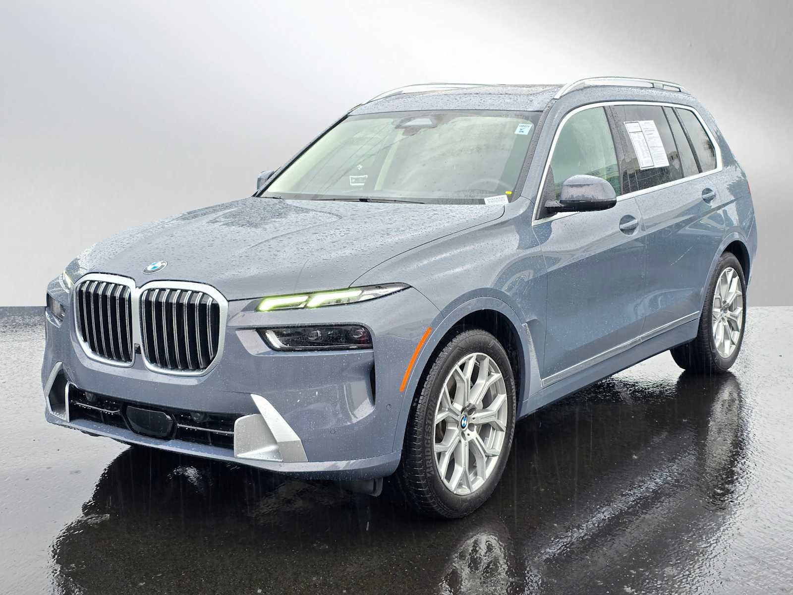 Used 2025 BMW X7 xDrive40i w/ Premium Package image 3