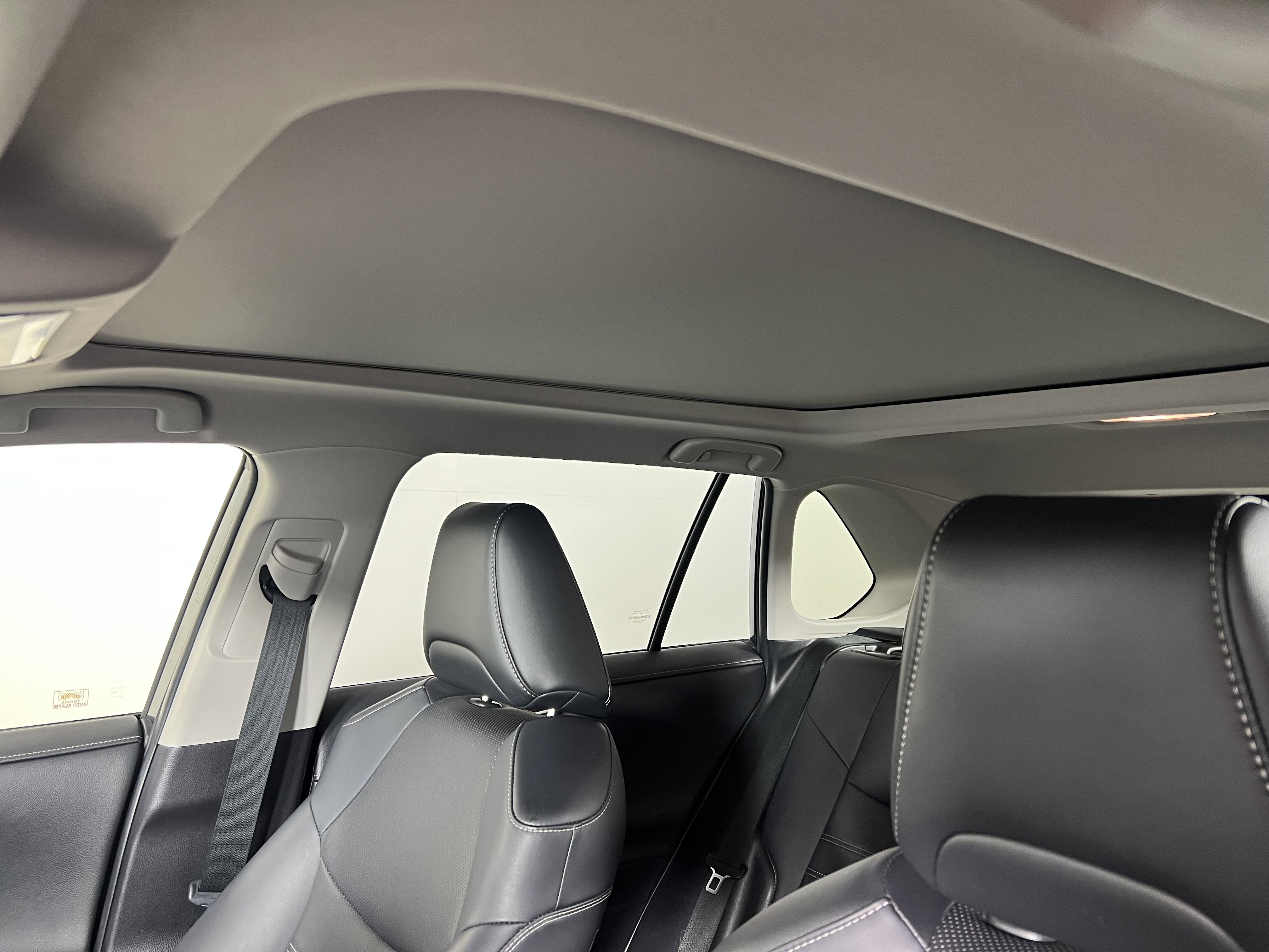 Used 2020 Toyota RAV4 Limited image 18