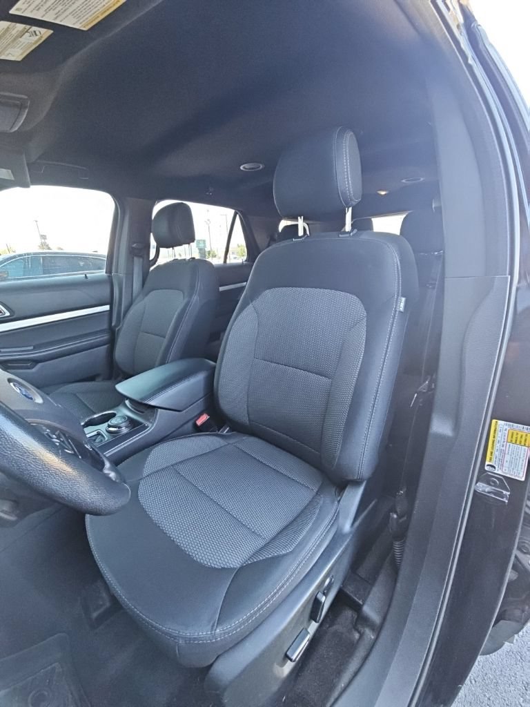 Used 2017 Ford Explorer XLT w/ Class II Trailer Tow Package AWD/4WD image 10