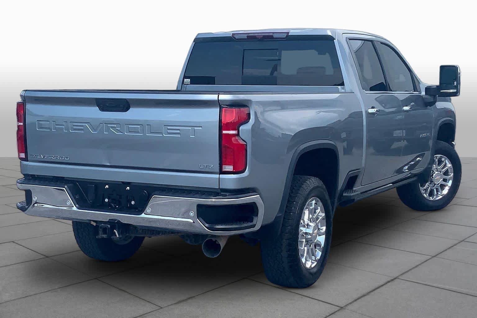 Used 2025 Chevrolet Silverado 2500 LTZ w/ LTZ Convenience Package AWD/4WD image 13