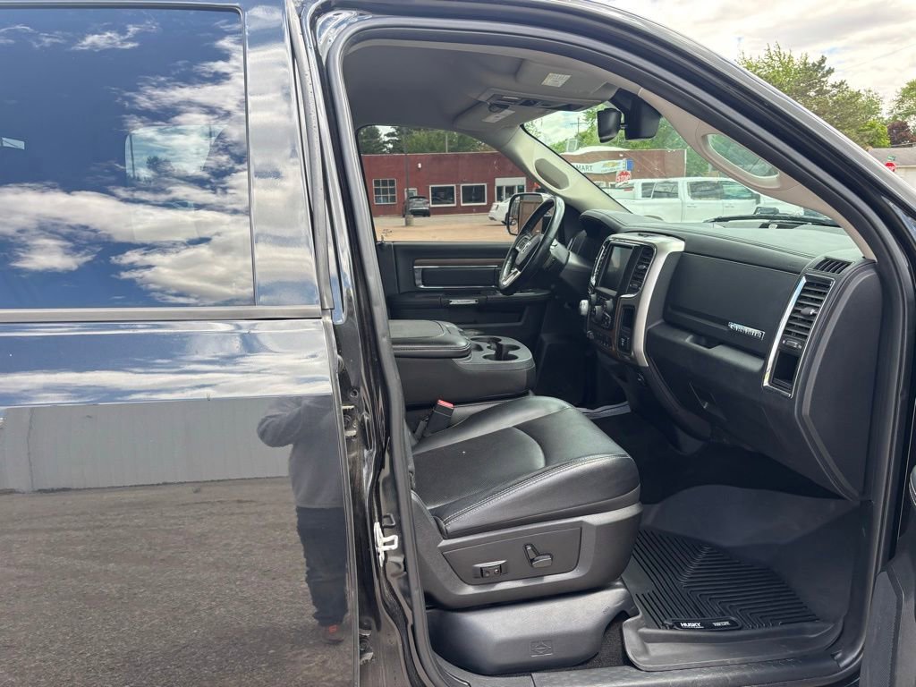 Used 2016 RAM 1500 Laramie AWD/4WD image 12