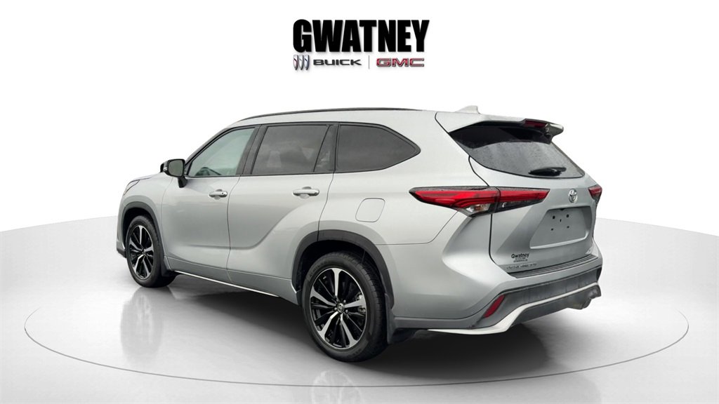 Used 2022 Toyota Highlander XSE image 5