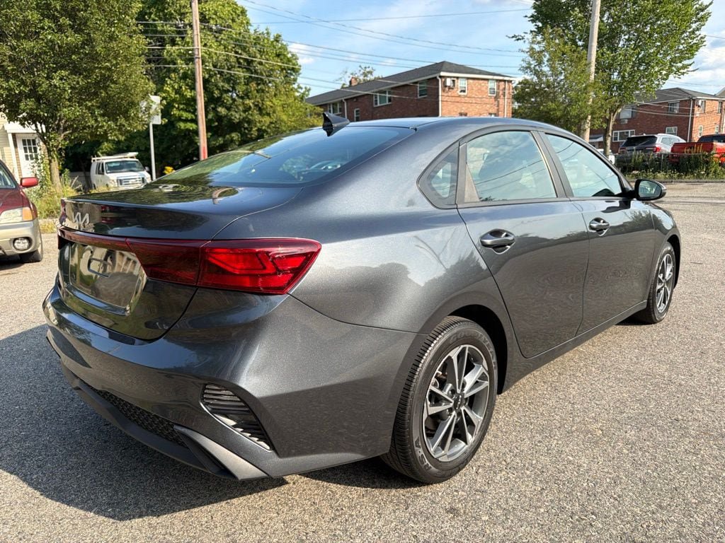 Certified 2024 Kia Forte LXS w/ LXS Technology Package FWD image 7