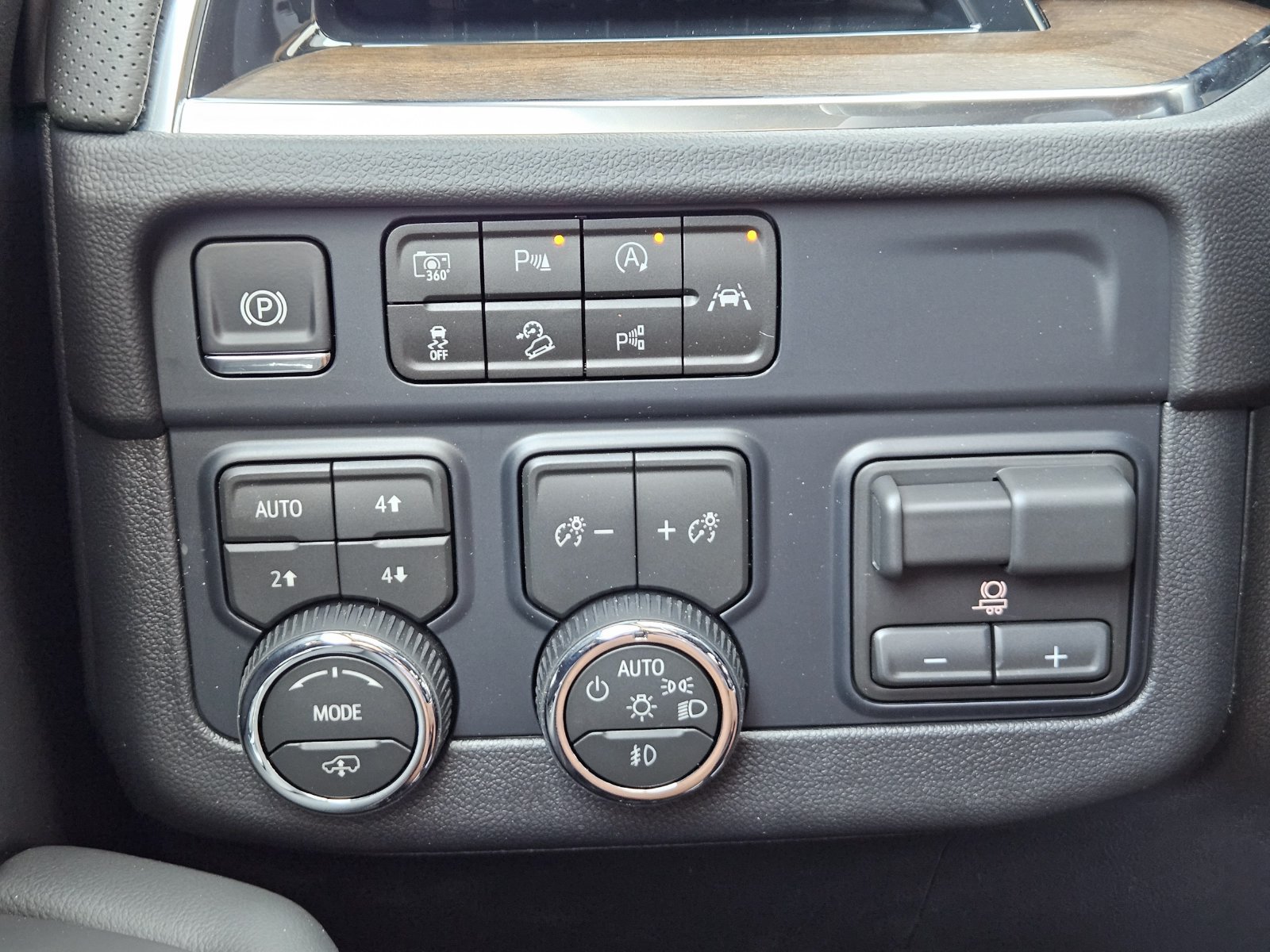 New 2026 Chevrolet Tahoe High Country AWD/4WD image 23