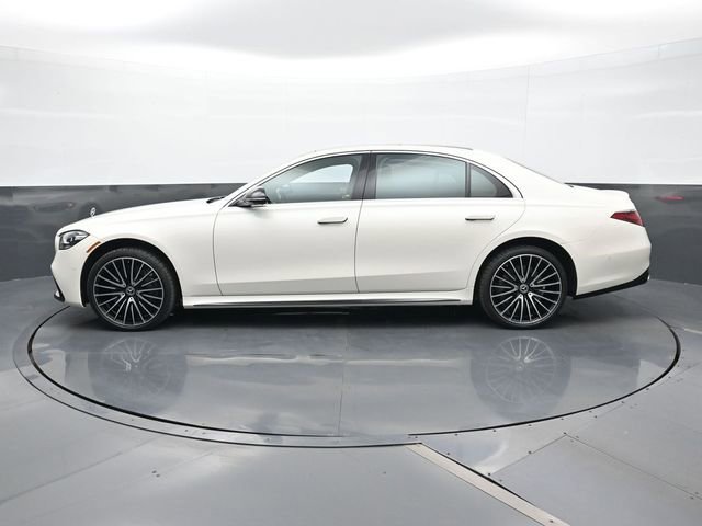 Used 2022 Mercedes-Benz S 580 4MATIC Sedan image 2