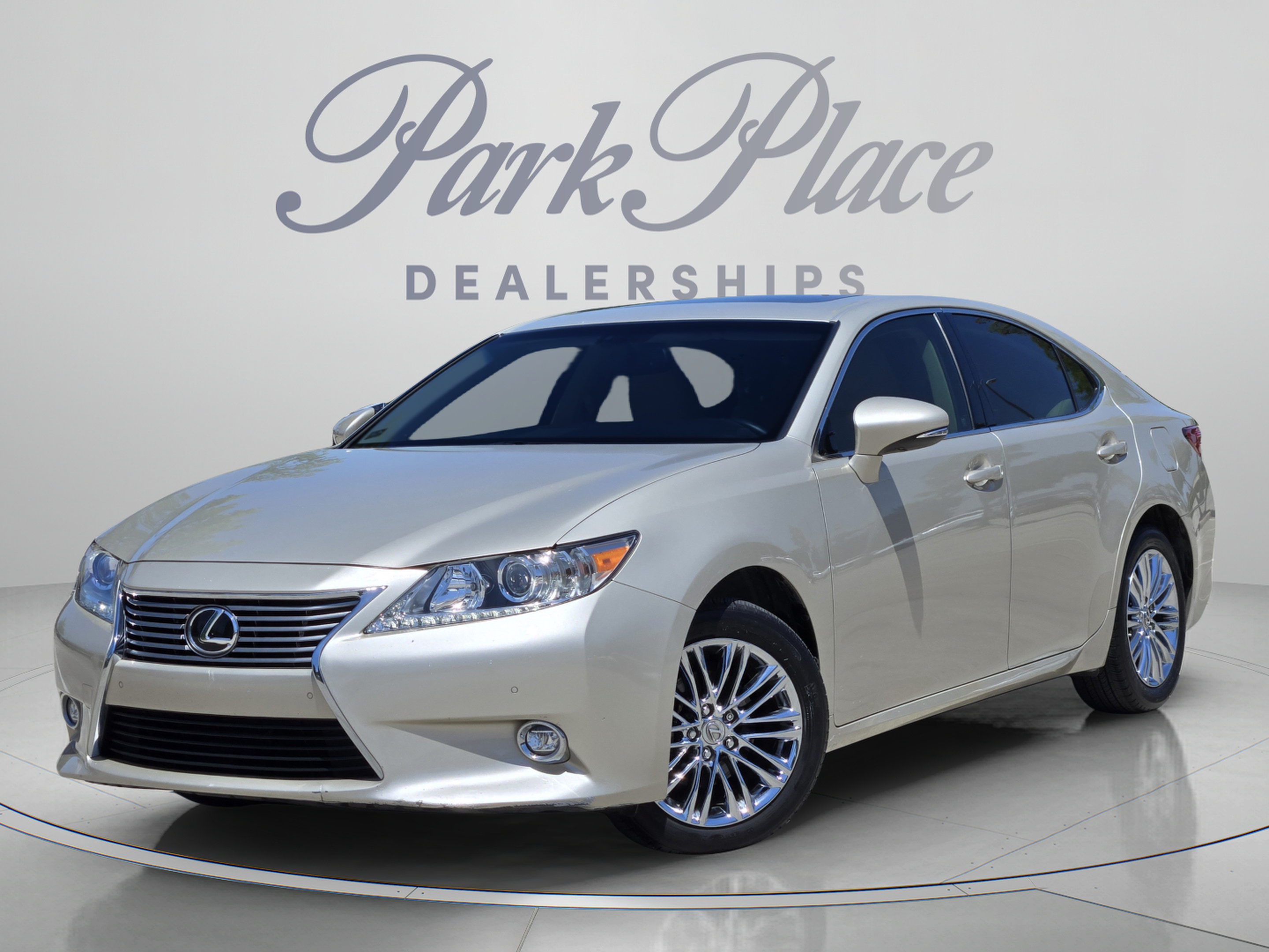 Used 2015 Lexus ES 350 w/ Luxury Package FWD image 1