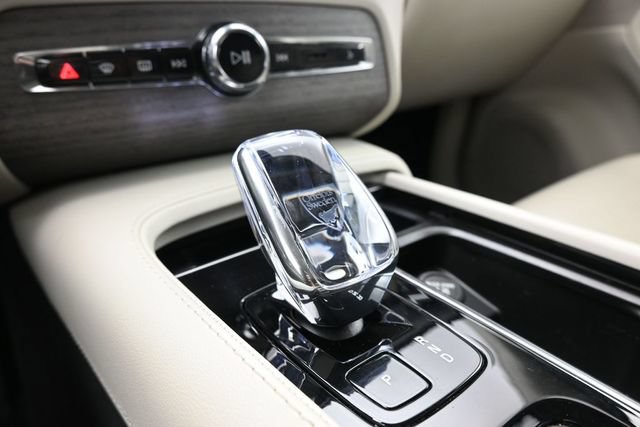 Used 2023 Volvo XC90 B6 Ultimate w/ Protection Package AWD/4WD image 13