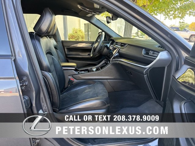 Used 2023 Jeep Grand Cherokee L Laredo image 12