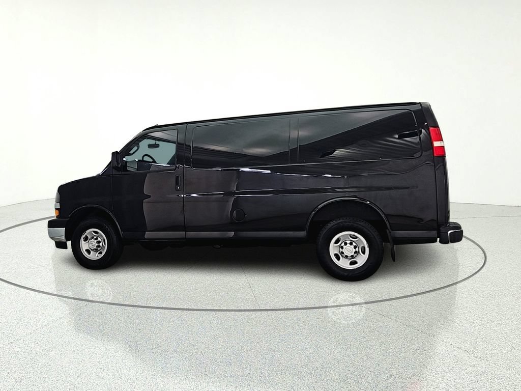 Used 2018 Chevrolet Express 2500 w/ Driver Convenience Package RWD image 7