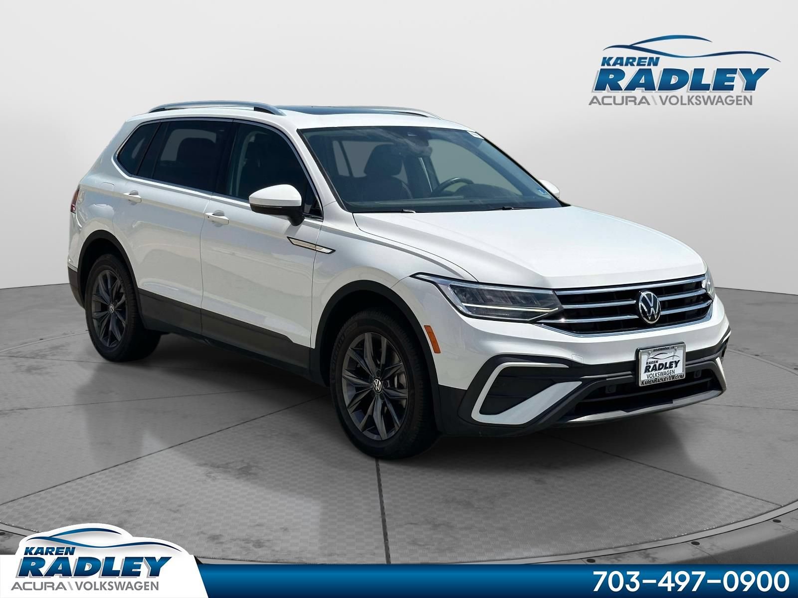 Certified 2022 Volkswagen Tiguan SE FWD image 1