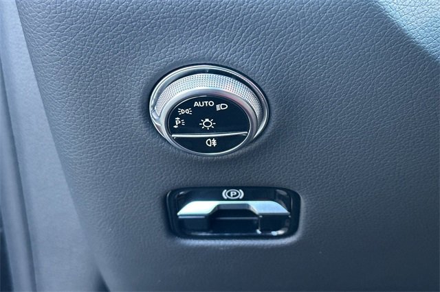 Used 2024 Mercedes-Benz GLC 43 AMG 4MATIC image 34