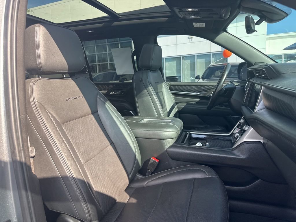 Used 2021 GMC Yukon Denali w/ Denali Premium Package AWD/4WD image 18