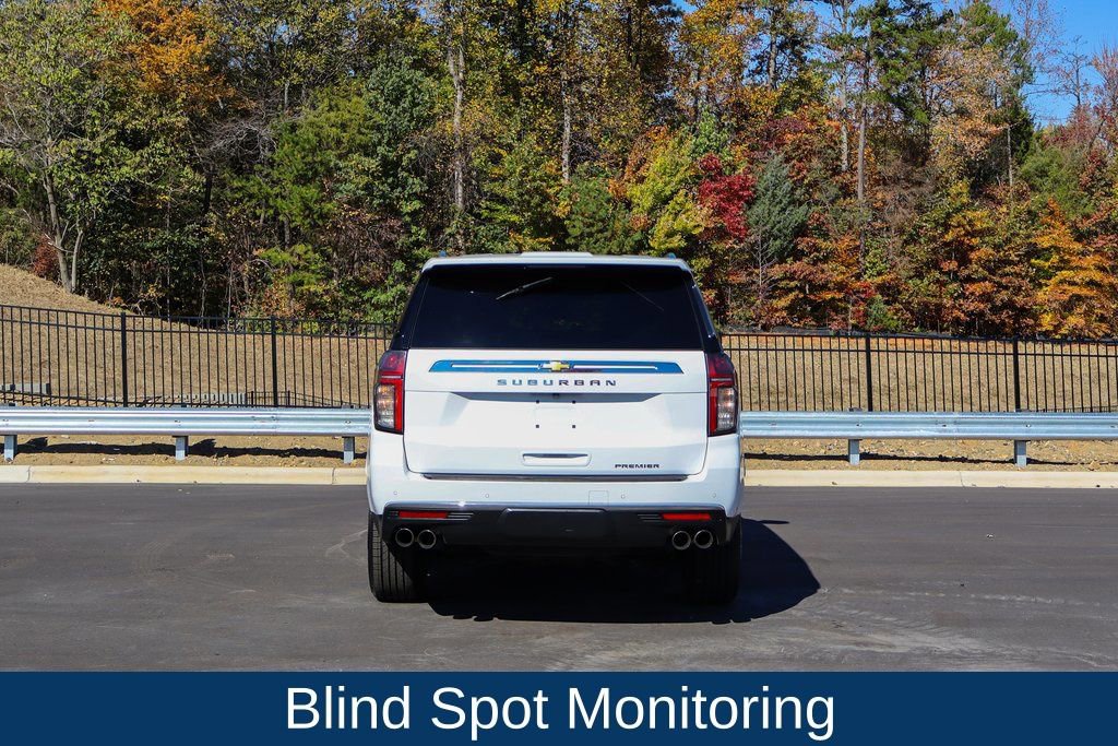 Used 2023 Chevrolet Suburban Premier image 6
