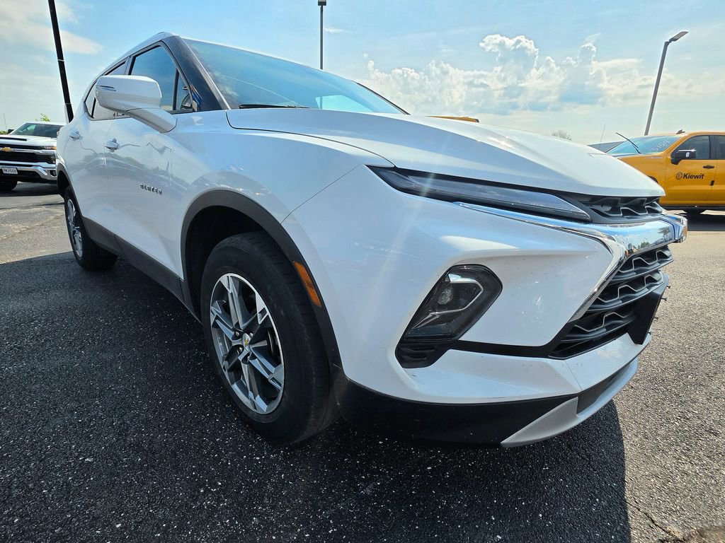 Used 2023 Chevrolet Blazer LT AWD/4WD image 11