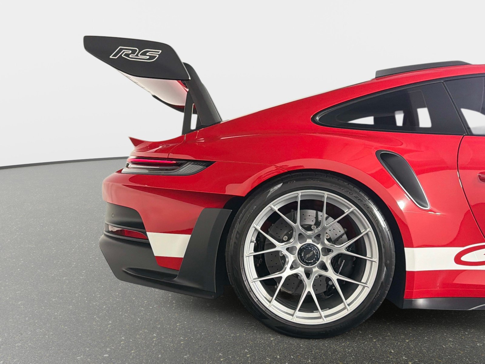 Used 2025 Porsche 911 GT3 RS RWD image 20