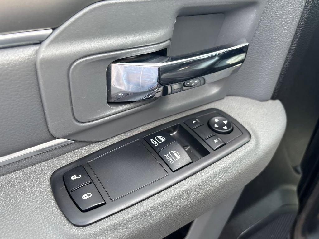 Used 2018 RAM 5500 Tradesman w/ Power & Remote Entry Group RWD image 15