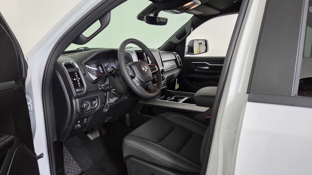 New 2026 RAM 1500 4x4 Crew Cab image 10