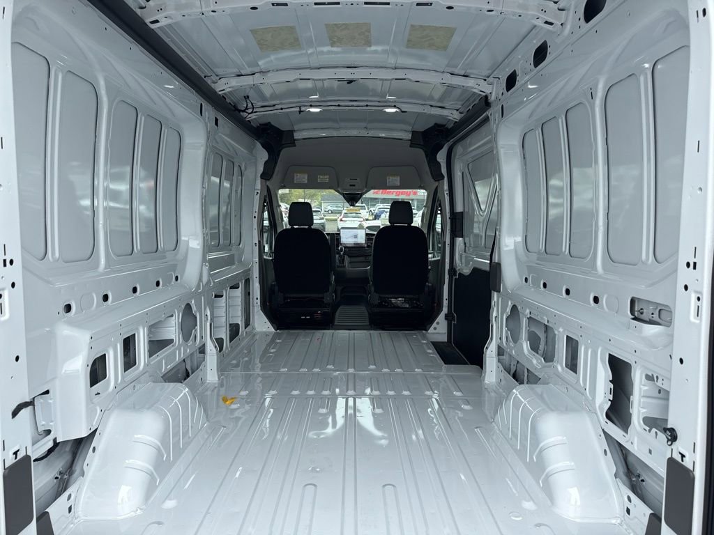 New 2026 Ford Transit 250 148 Medium Roof RWD image 7