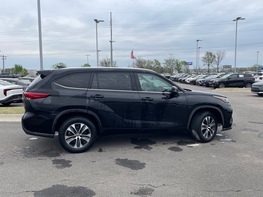 Used 2020 Toyota Highlander XLE FWD image 8