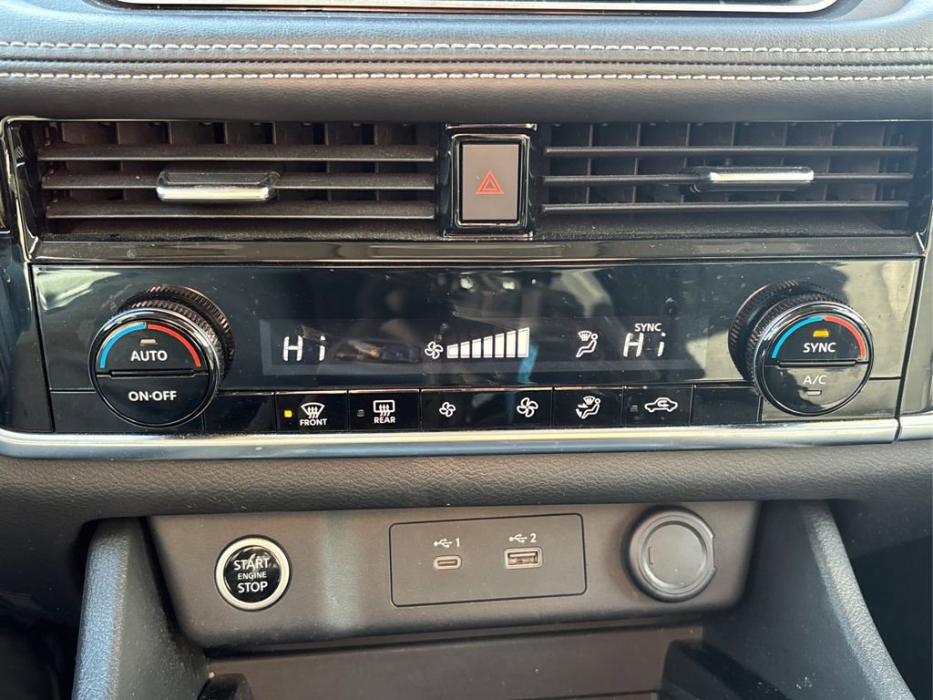 Used 2022 Nissan Rogue SV image 30