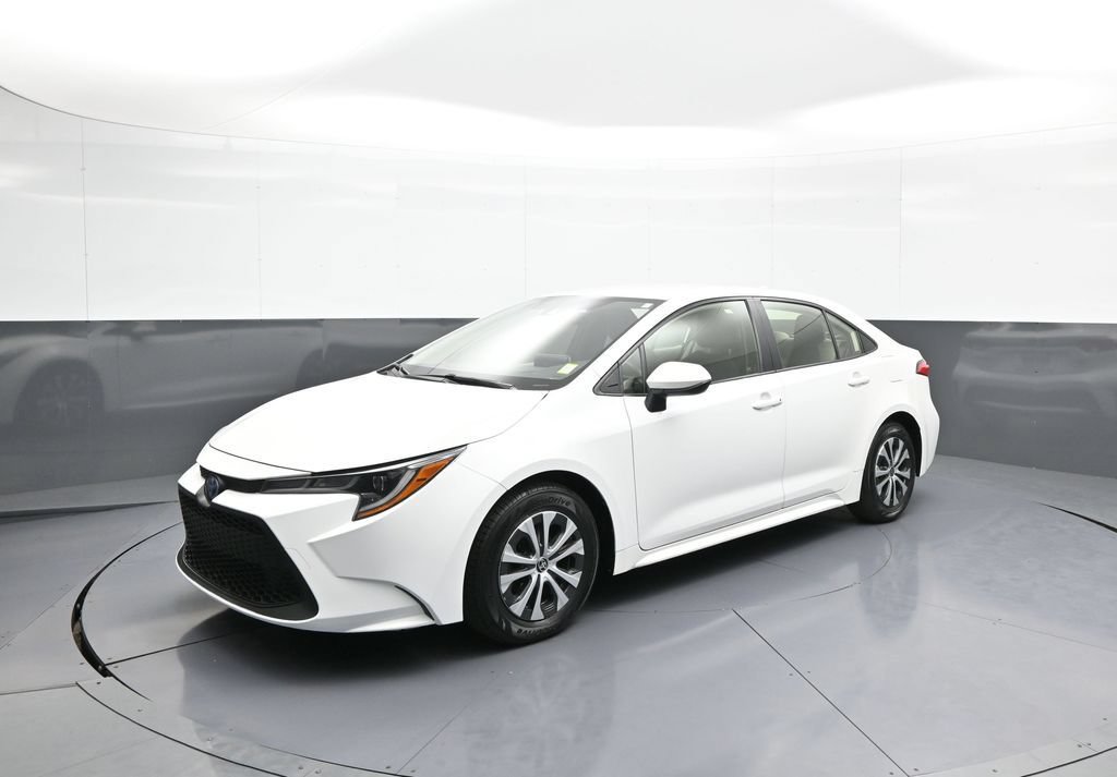 Certified 2020 Toyota Corolla LE FWD image 1