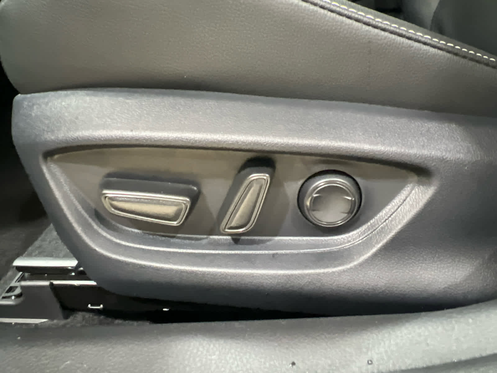 New 2026 Toyota Camry Hybrid w/ Multimedia Upgrade Package image 15