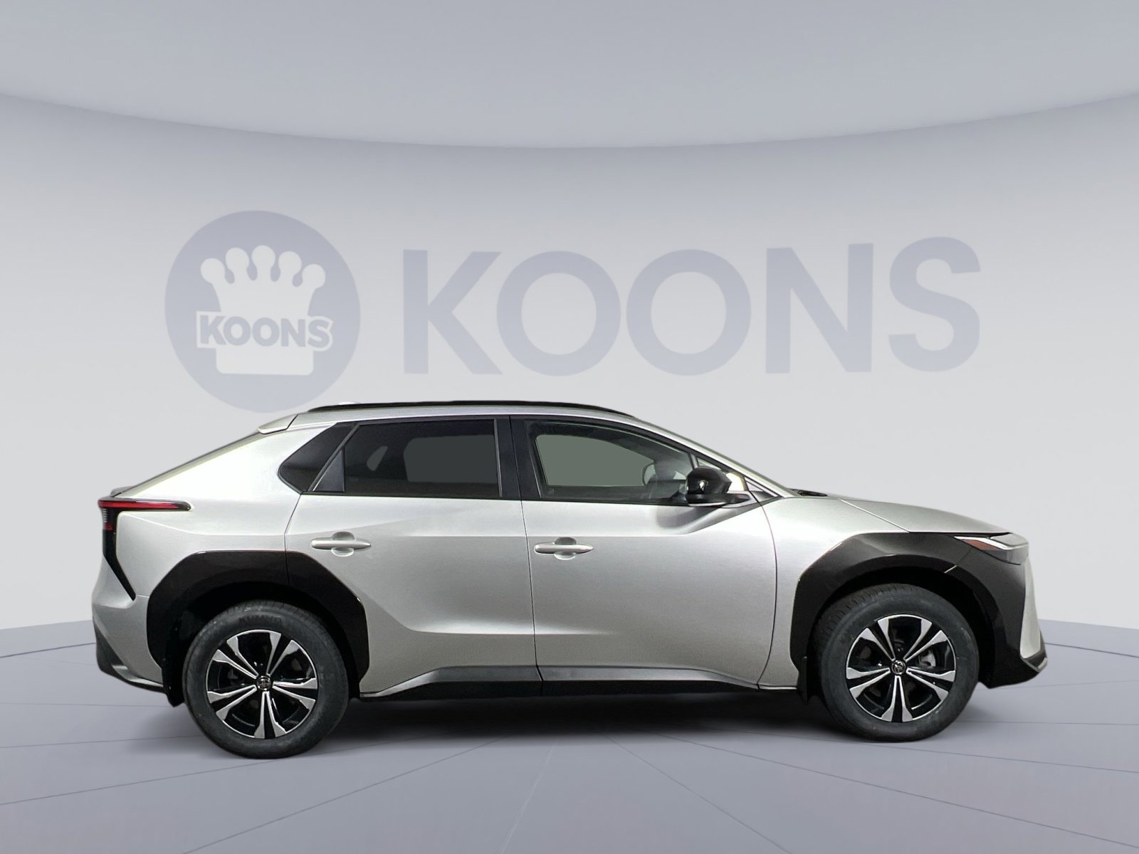 Used 2024 Toyota bZ4X XLE w/ Weather Package image 8