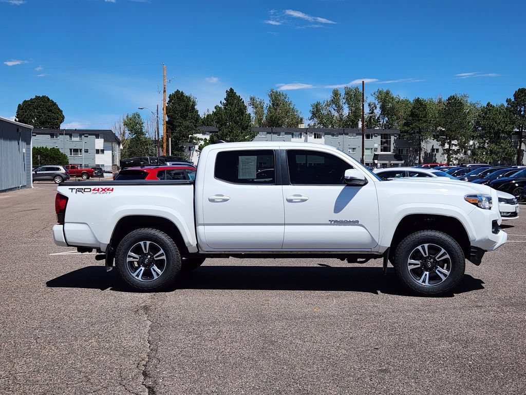 Used 2019 Toyota Tacoma TRD Sport AWD/4WD image 4