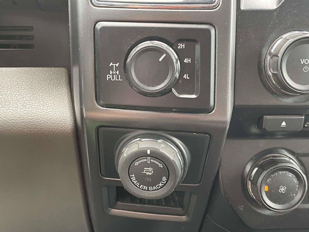 Used 2017 Ford F150 XLT w/ Equipment Group 302A Luxury AWD/4WD image 23