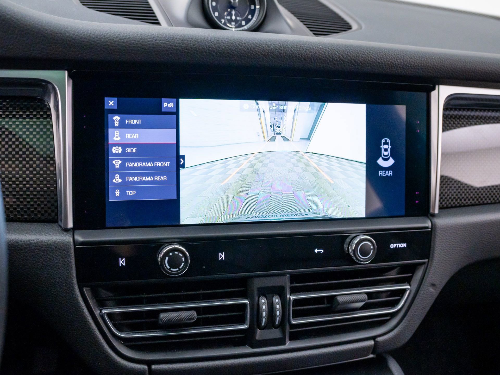 Certified 2023 Porsche Macan S image 25