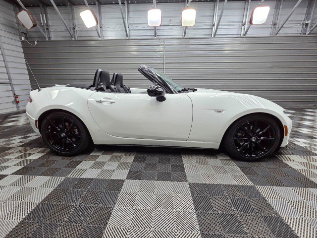 Used 2019 MAZDA MX-5 Miata Club RWD image 9