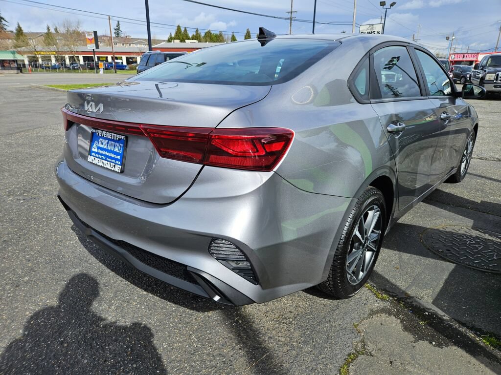 Used 2023 Kia Forte LXS FWD image 5