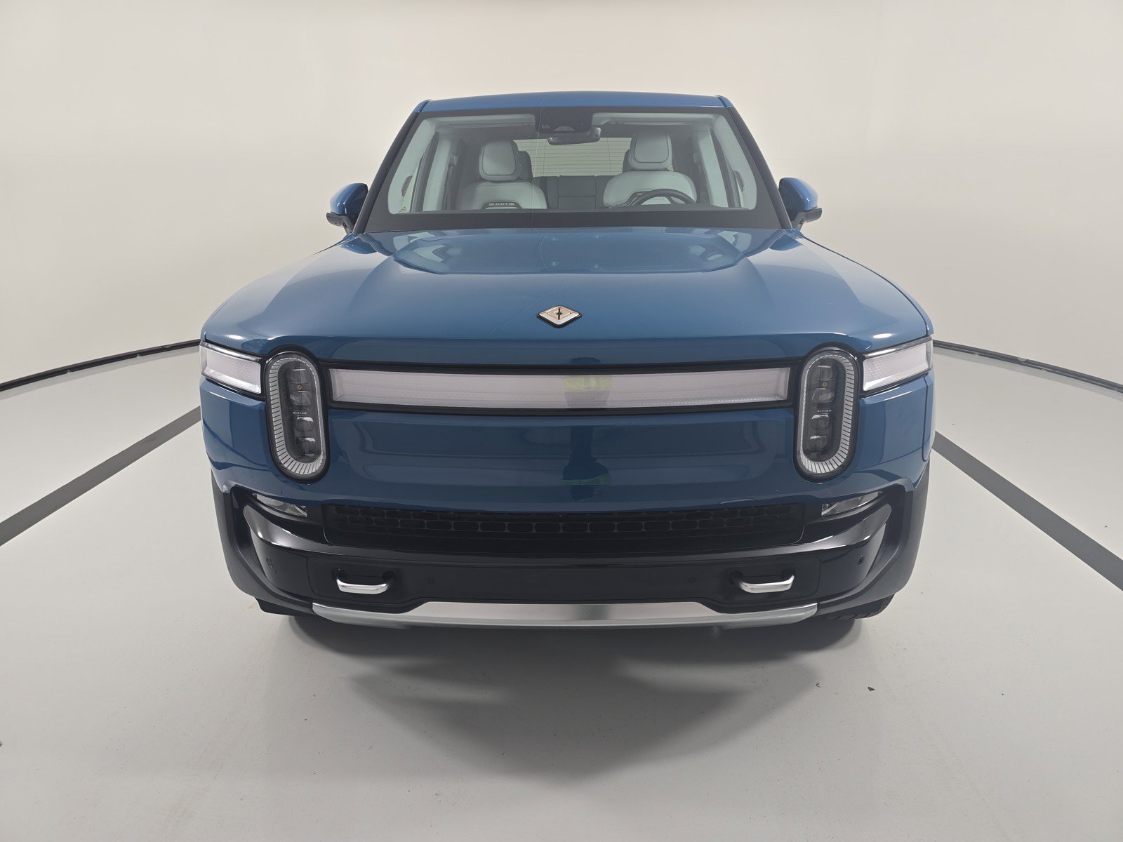 Used 2023 Rivian R1T Adventure AWD/4WD image 8