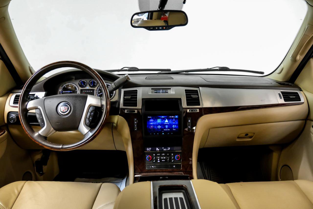 Used 2014 Cadillac Escalade Premium image 11