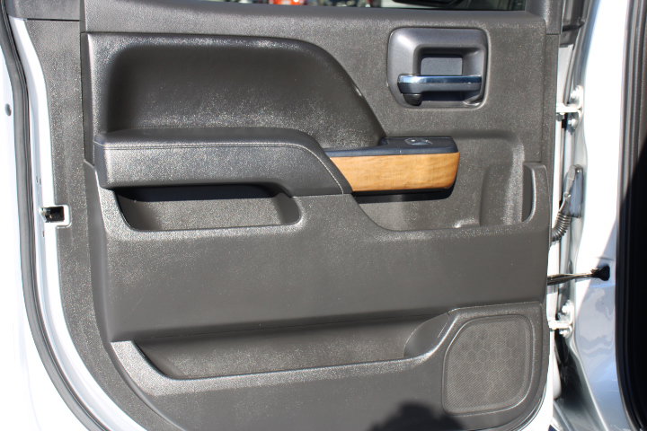 Used 2015 Chevrolet Silverado 1500 LTZ w/ LPO, Black Pack image 16