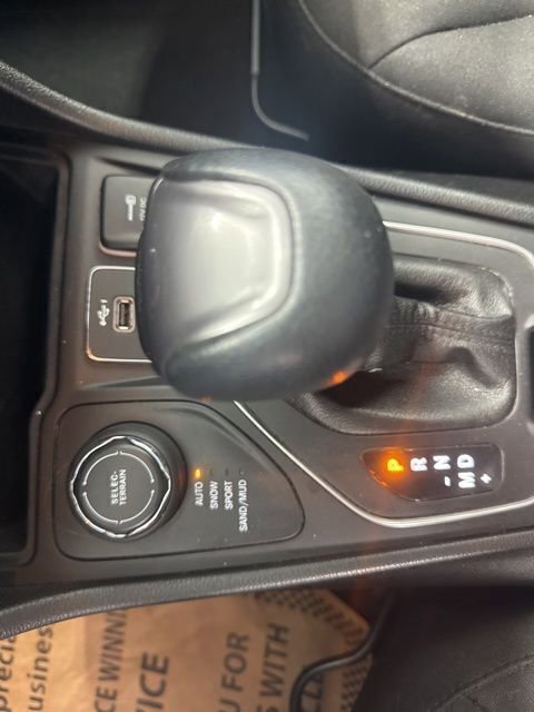 Used 2021 Jeep Cherokee Latitude image 14