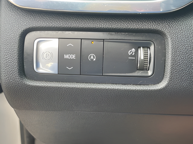 Used 2025 GMC Acadia Elevation FWD image 23