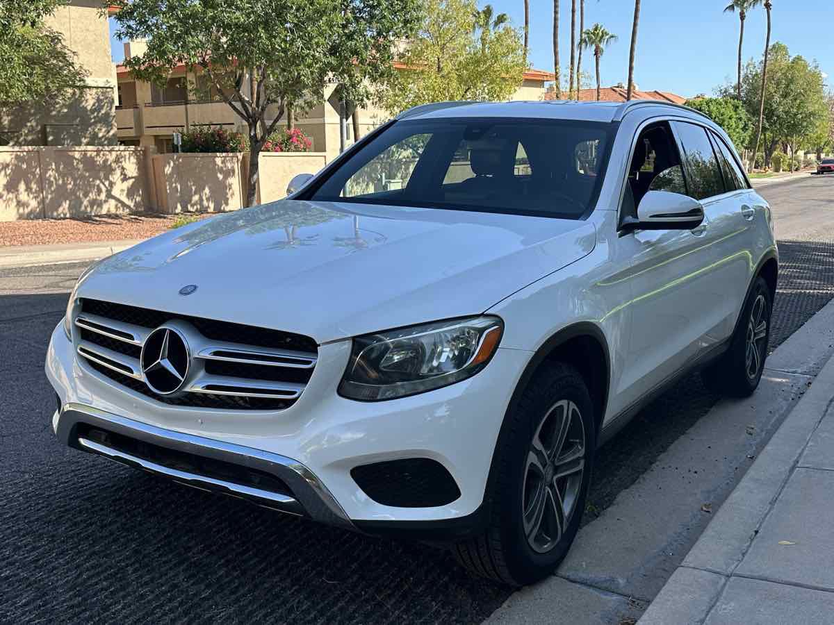 Used 2017 Mercedes-Benz GLC 300 image 4