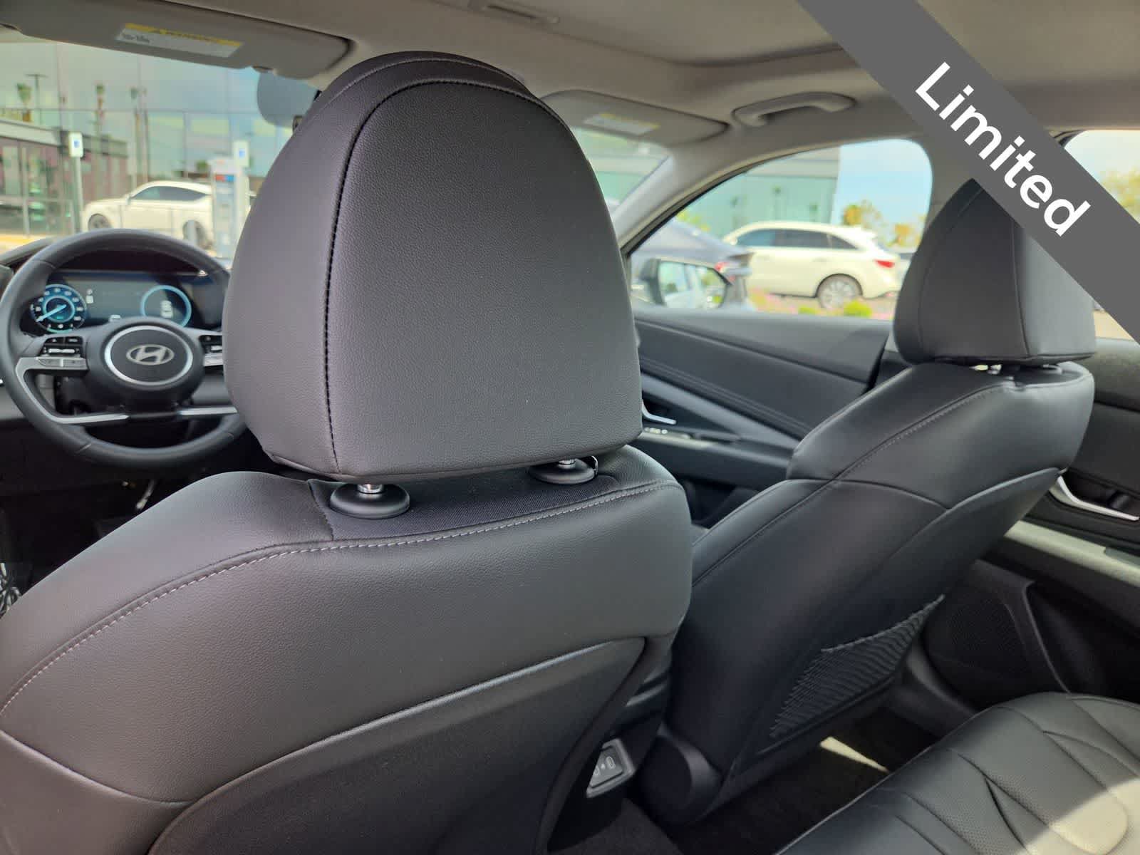 Used 2025 Hyundai Elantra Limited FWD image 16